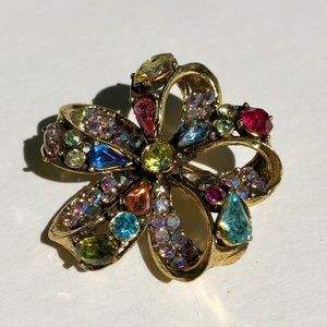 Hollycraft colored rhinestone brooch pin